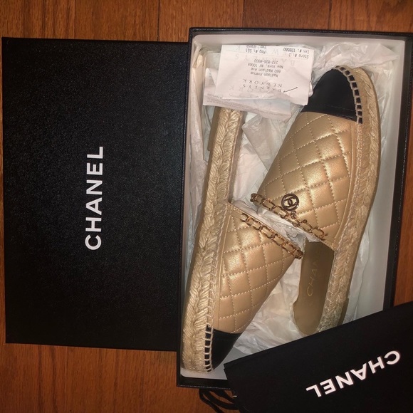 ‼️‼️ SOLD . HOST PICK‼️‼️💗💗Chanel Flats - Picture 10 of 16